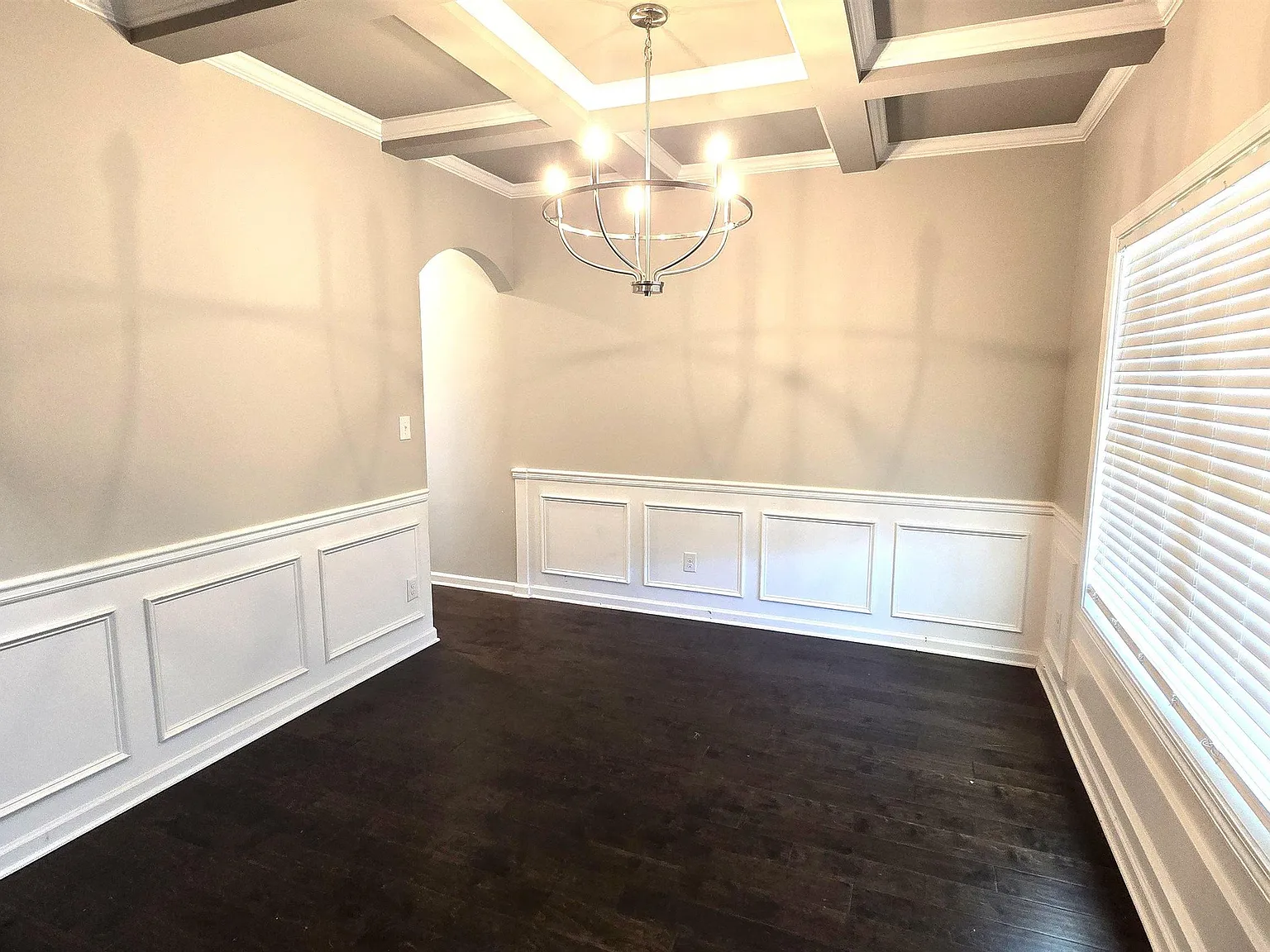 4 bed, 2.5 bath, 2447 sqft, $2,350 — Photo 4