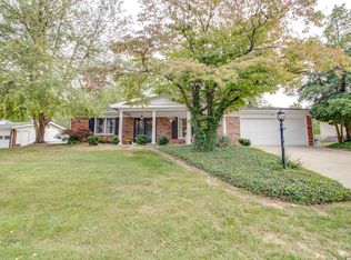 4911 Chateau Dr, Godfrey, IL