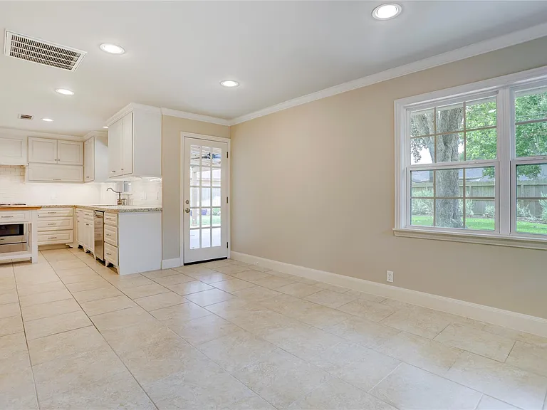 9829 Larston St — Photo 11