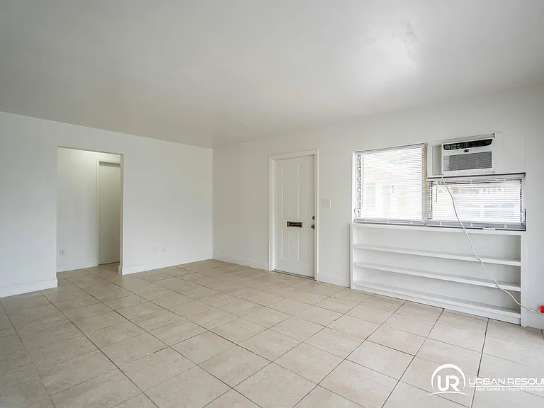 1812 NE 20th Ave #1 — Photo 6