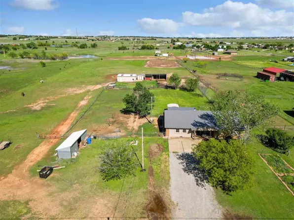 12786 NE Tony Creek Rd, Elgin, OK 73538