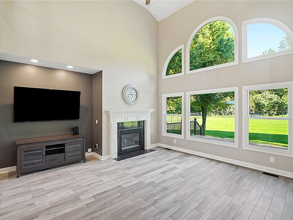 4th image of 7260 Stone Ridge Dr