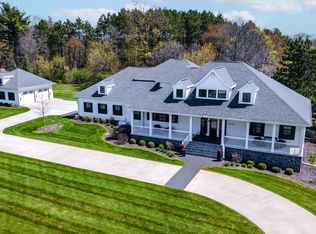 N3018 Manorwood Ln, Hortonville, WI 54944