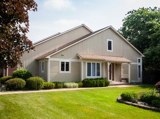 20 Montreal Pl, Rochester, NY 14618