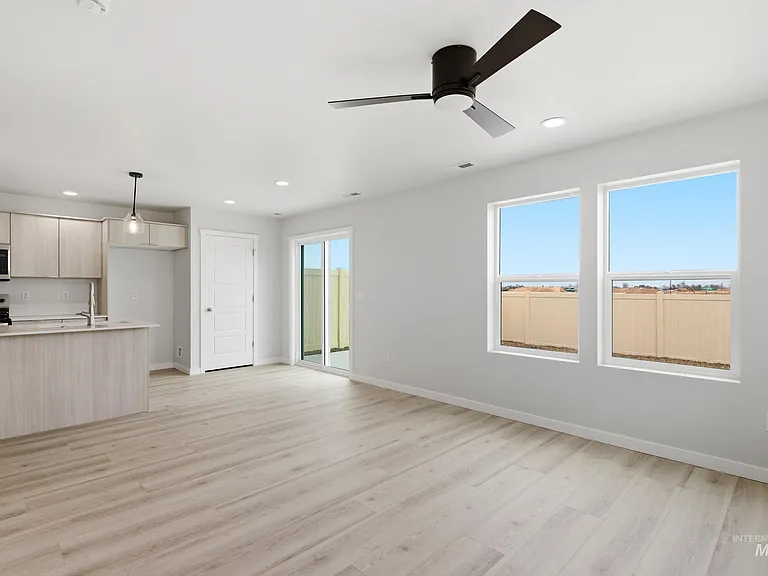 10770 Rutland St — Photo 10