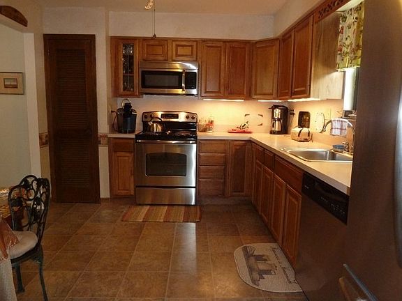 SPACIOUS REMODELED KITCHEN