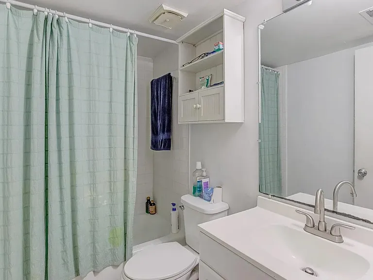 1208 Schaub Dr #C — Photo 5