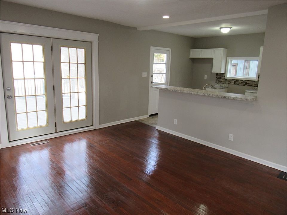 969 W Hopocan Ave Barberton, OH Zillow Apartments for Rent in Barberton