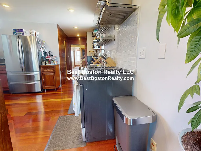 18 Nashua St #2 — Photo 2