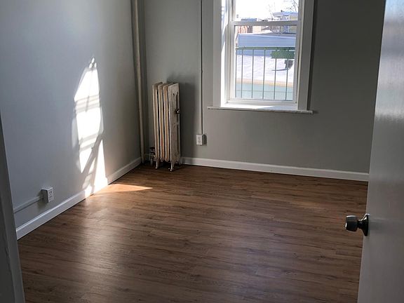 4th image of 239 Beacon Ave APT 9