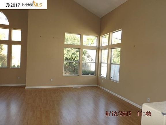 5th image of 1113 Burwood Way