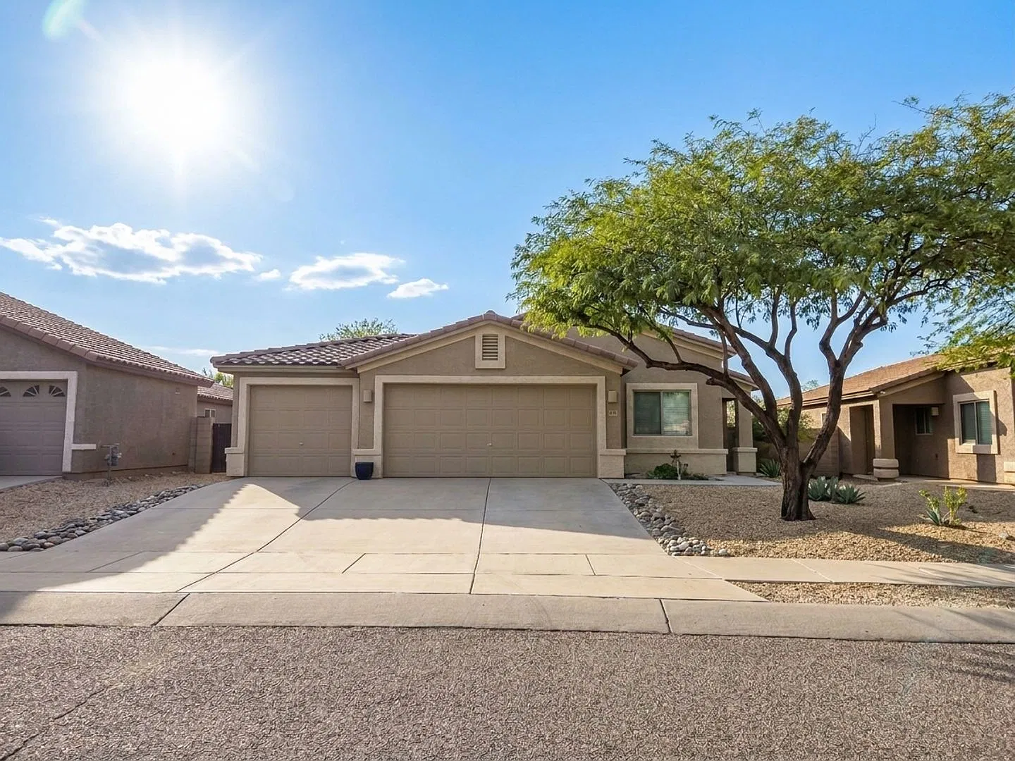 Beautiful 3bedroom 2bathroom 1/2 Month Free! — Photo 1