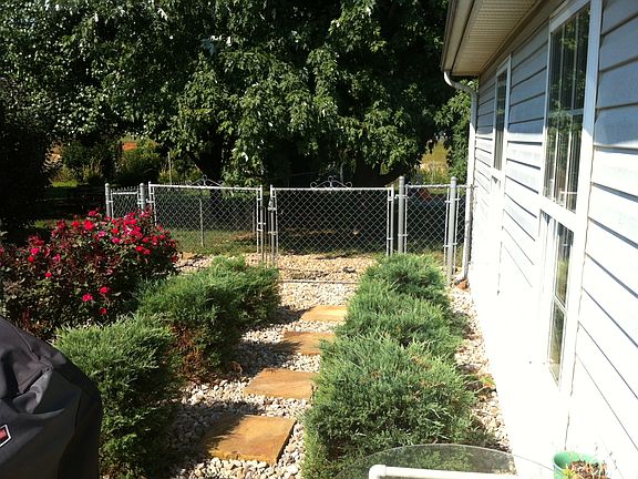 2nd image of 744 Jennings Ct