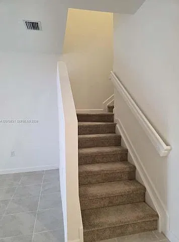 3 bed, 3.0 bath, 1827 sqft, $3,000 — Photo 4
