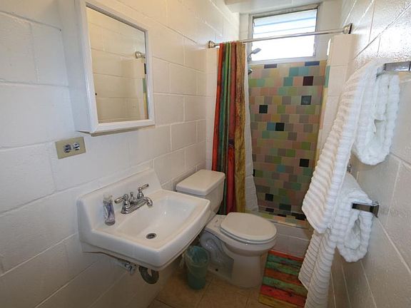 5th image of 3147 Brokaw St #2