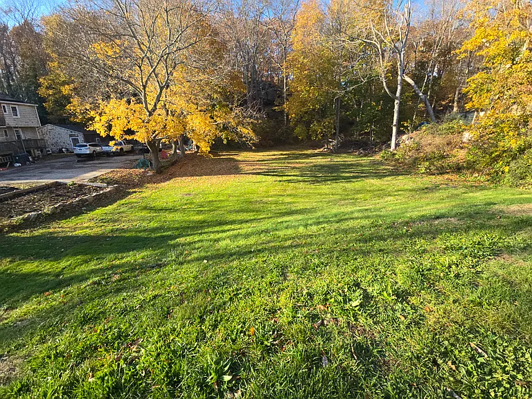 114 E Main St — Photo 10
