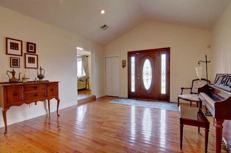 2nd image of 217 Lincoln Ave