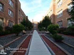 620 1/2 W Barry Ave APT 2S, Chicago, IL 60657