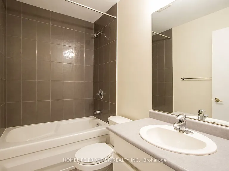 30 Canterbury Pl #703 — Photo 11