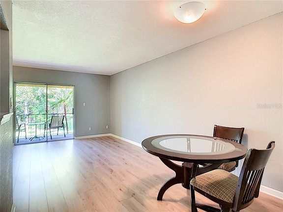 4th image of 290 Lewfield Cir