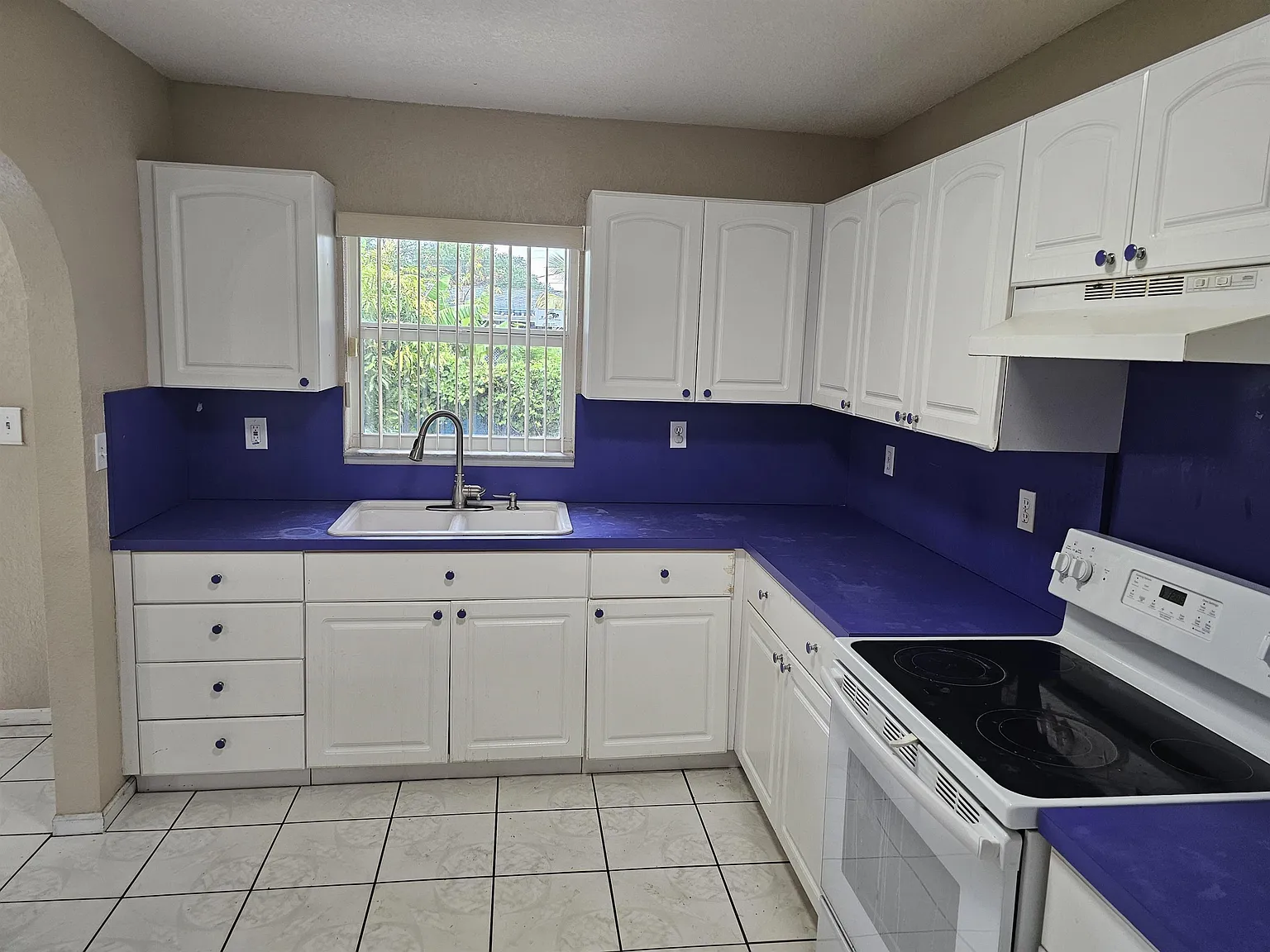 891 Northwest 34th Way - 1 — Photo 4