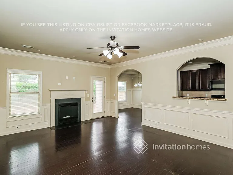 3911 Lake Manor Way — Photo 5