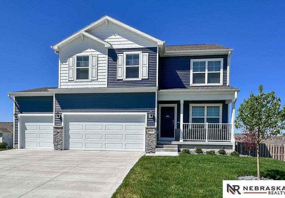 1st image of 8516 S 184th Way
