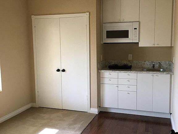 2nd image of 19 N Madrid Ave