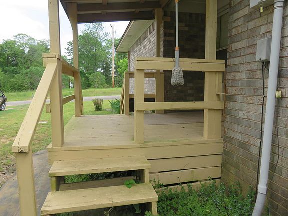 5th image of 233 Sandstone Dr