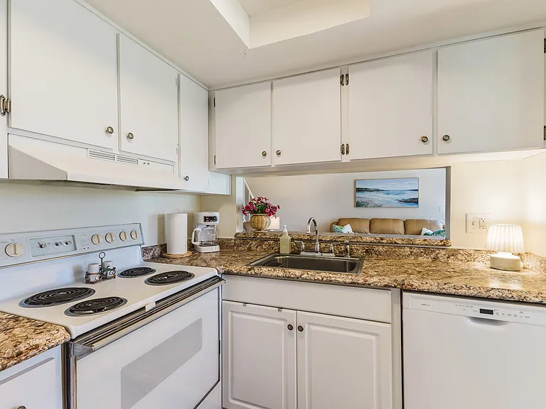 5840 Vancouver Cir #2 — Photo 31