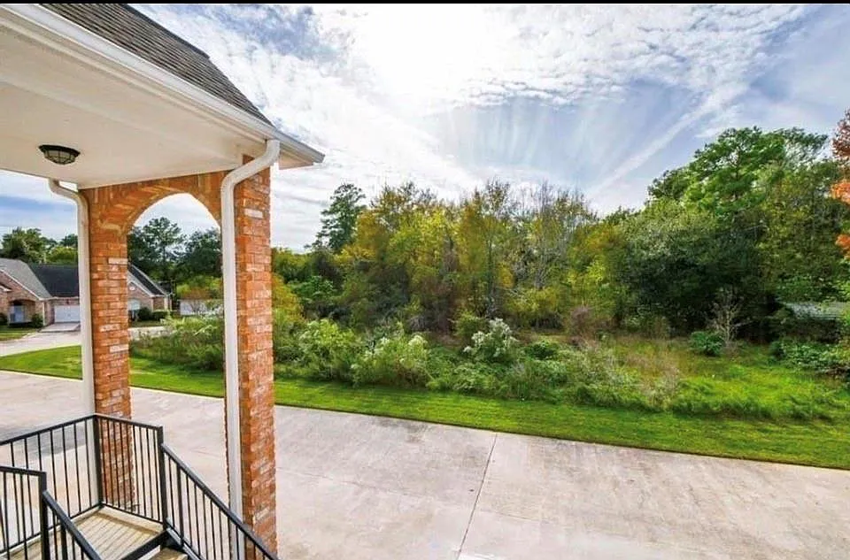 2 bed, 2.0 bath, 1215 sqft, $1,850 — Photo 3