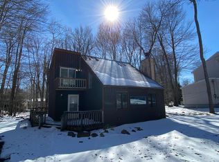 994 Country Place Dr, Tobyhanna, PA