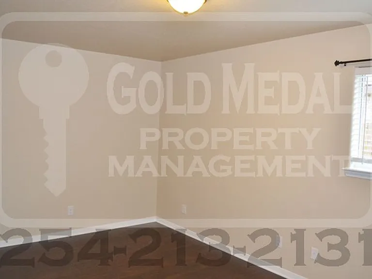 1104 Grace Point Dr — Photo 13