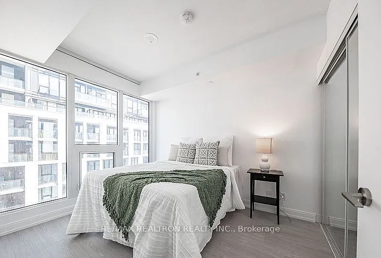 181 Dundas St E #702 — Photo 9