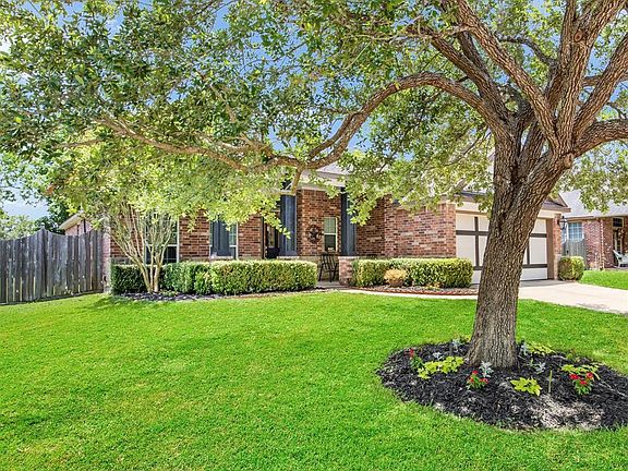 2nd image of 3619 Garden Way