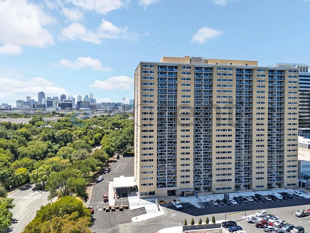 1 bed, 866 sqft, $1,900 — Photo 3