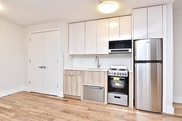 Rented by Bohemia Realty Group | media 17