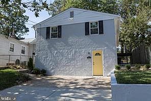 1st image of 1627 Quarter Ave