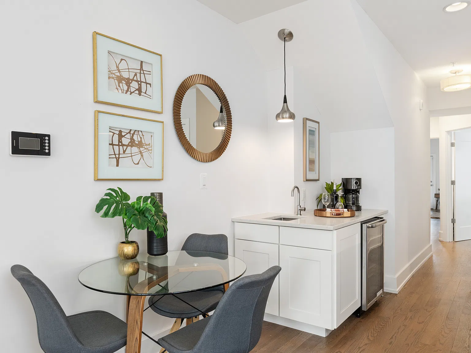 2 bed, 1065 sqft, $3,200 — Photo 2