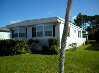 8 San Juan Ln, Port St Lucie, FL 34952