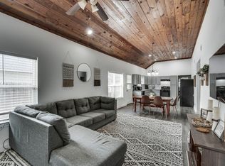 209 Rosa St, Waxahachie, TX 75165