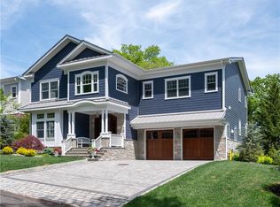 151 Park Dr, Pelham, NY 10803