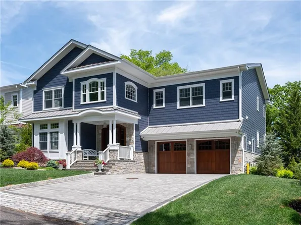 151 Park Drive, Pelham, NY 10803