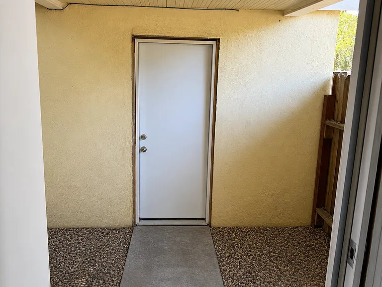 1120 Ohio St — Photo 16
