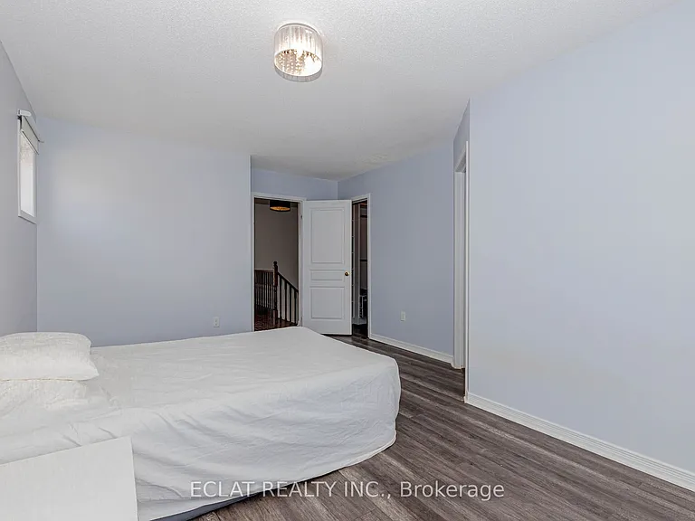 2 Lancaster Ct — Photo 27