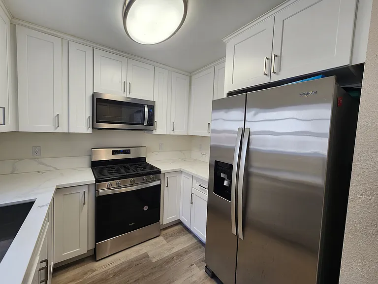 1118 N Kenmore Ave #2 — Photo 1