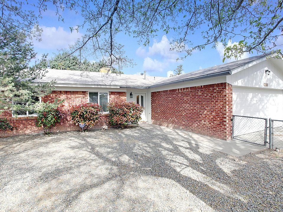1st image of 725 Nakomis Dr NE