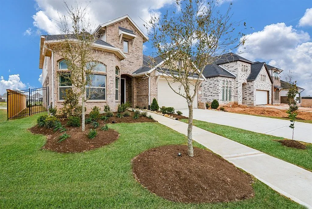 4 bed, 3.0 bath, 3122 sqft, $3,450 — Photo 4