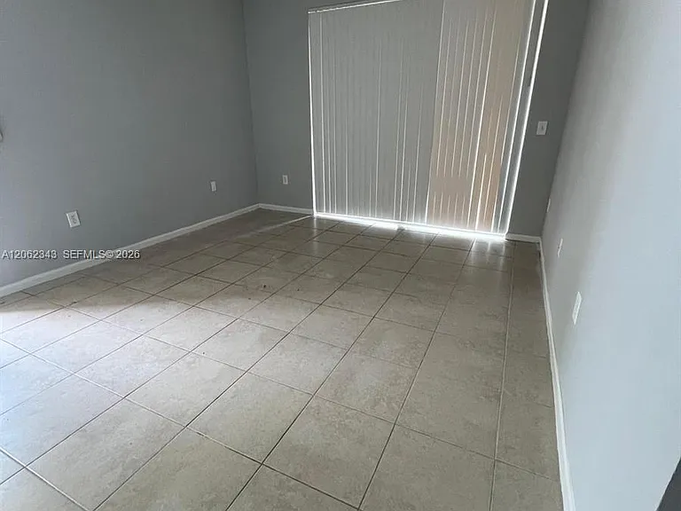 8020 N Nob Hill Rd #102 — Photo 4