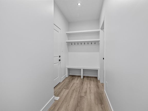 4th image of 135 Ficus Way